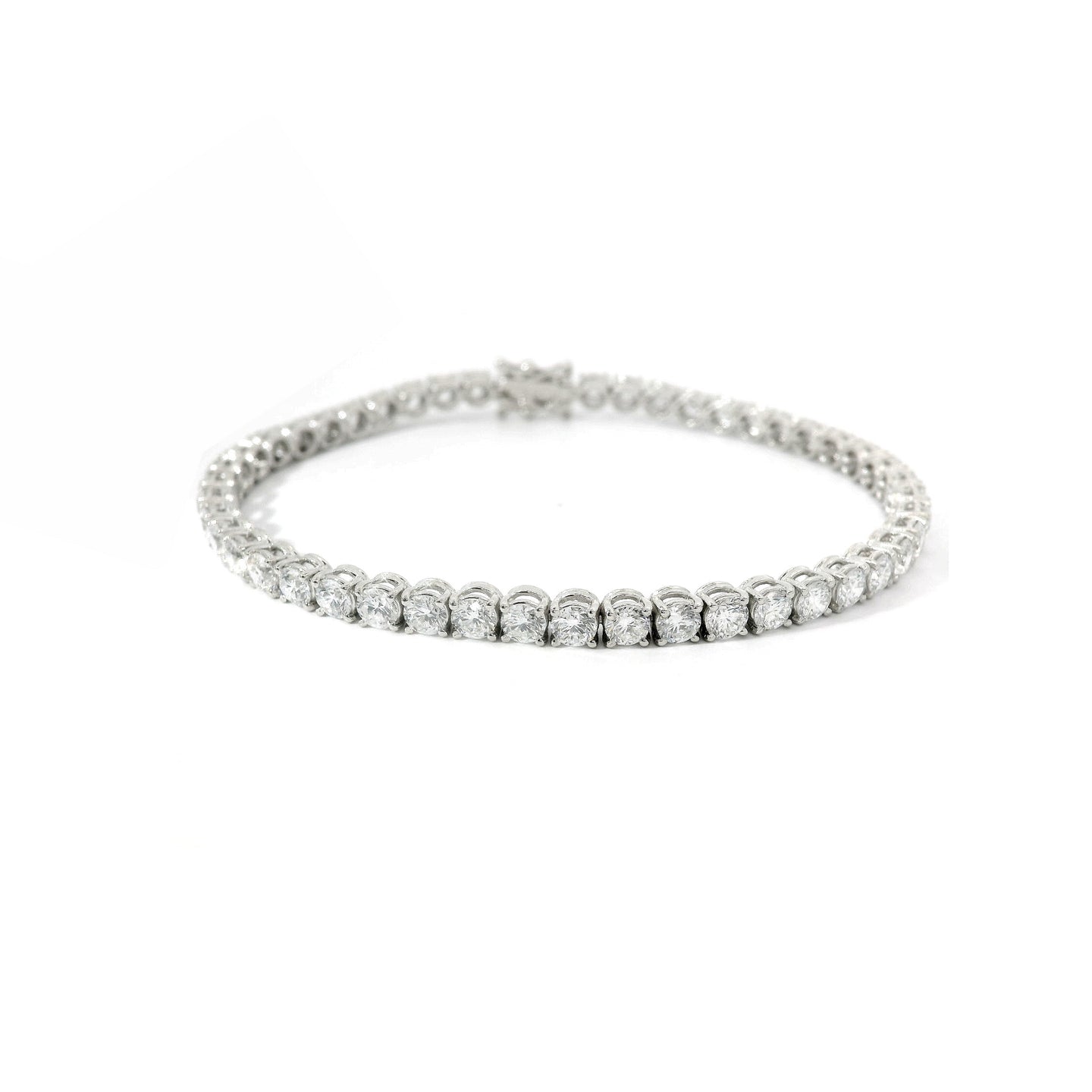 White gold wire tennis bracelet with brilliant-cut lab-grown diamonds, 5.54 carats.