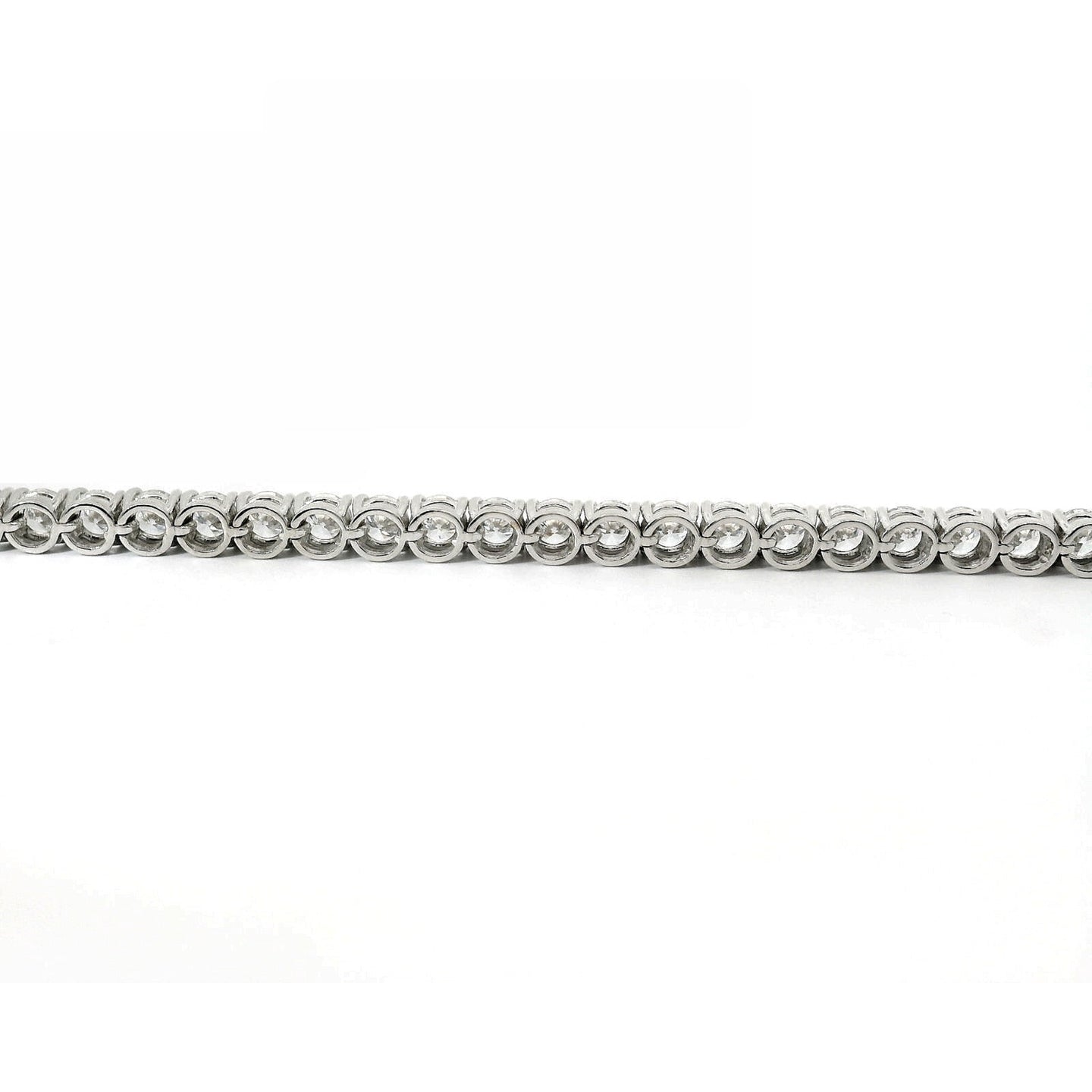 White gold wire tennis bracelet with brilliant-cut lab-grown diamonds, 5.54 carats.