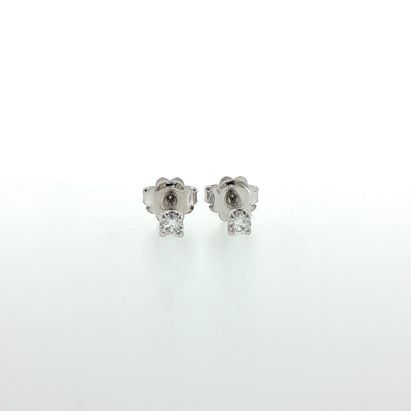 Orecchini Punto Luce in Argento 925 con Diamanti Lab-Grown taglio brillante.