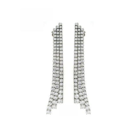 Orecchini Tennis Tre File a gradazione in oro bianco con diamanti lab-grown taglio brillante, 8,90 carati.
