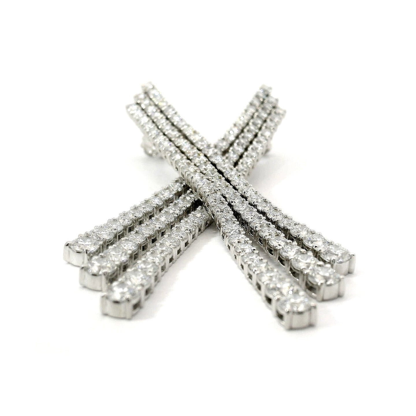 Orecchini Tennis Tre File a gradazione in oro bianco con diamanti lab-grown taglio brillante, 8,90 carati.