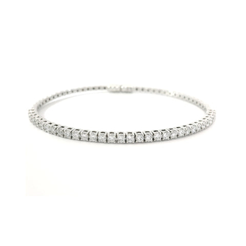Bracciale rigido in oro bianco con diamanti lab-grown taglio brillante, 1,55 carati.
