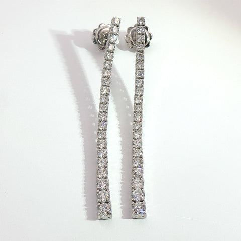 Orecchini tennis in oro bianco con diamanti Lab-Grown taglio brillante, 1,67 carati.