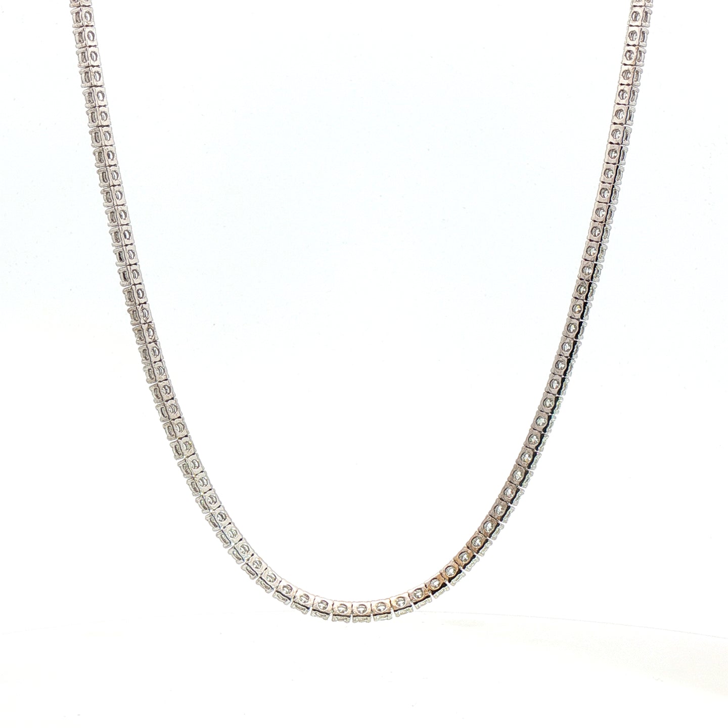 Girocollo tennis in oro bianco con diamanti Lab-Grown taglio brillante, 8,67 carati.