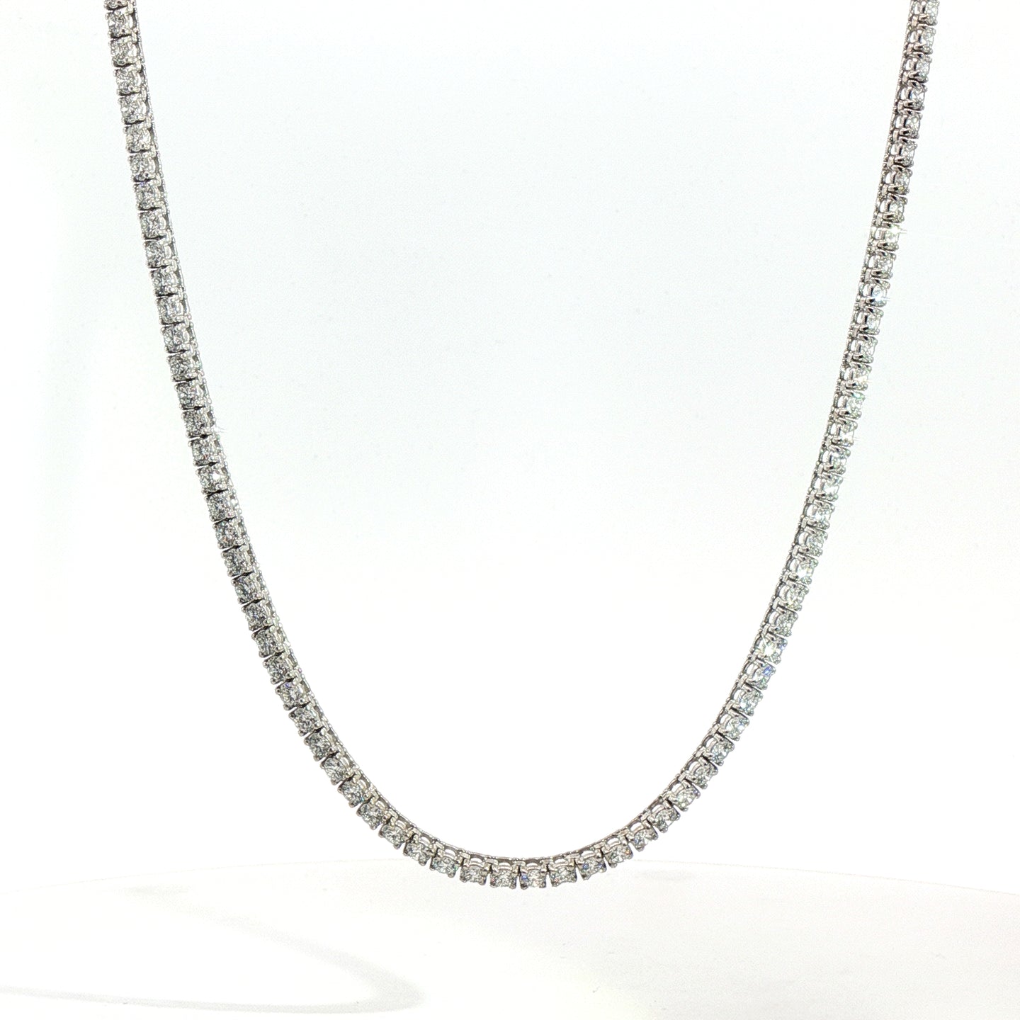 Girocollo tennis in oro bianco con diamanti Lab-Grown taglio brillante, 8,67 carati.
