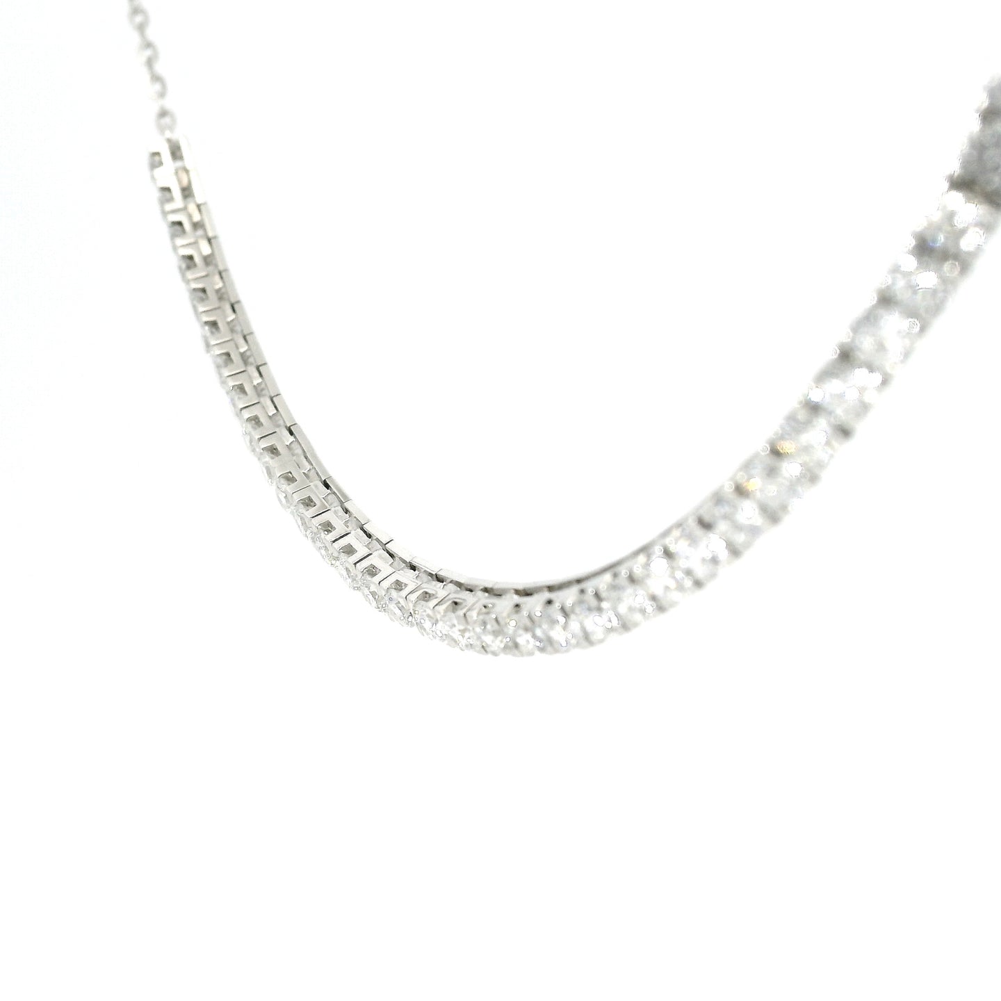 Girocollo tennis in oro bianco e diamanti Lab-grown taglio brillante, 1,96 carati.