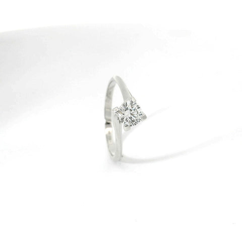 Solitario in oro bianco con diamante lab-grown taglio brillante 0,50 carati.