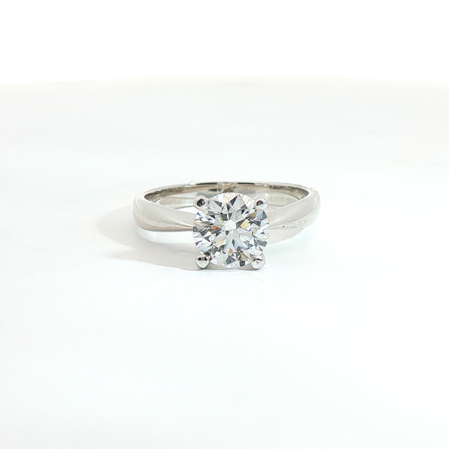 Solitario in oro bianco con diamante Lab-Grown taglio brillante, 1,44 carati.