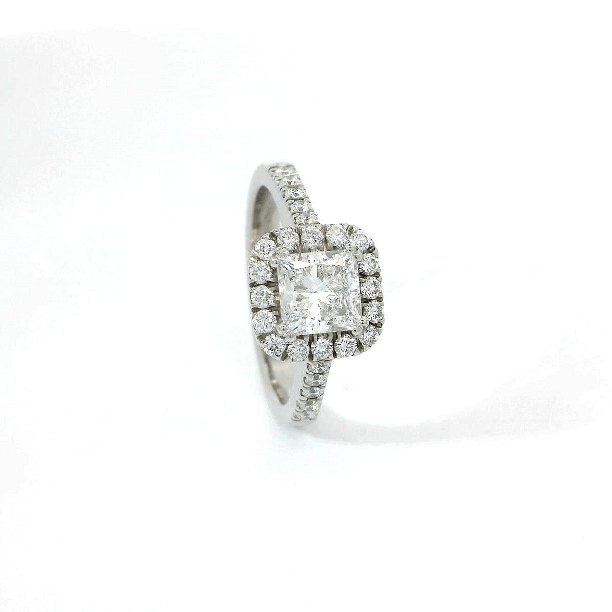 Anello dreams princess in oro bianco con diamanti lab-grown taglio brillante, 1,48 carati.