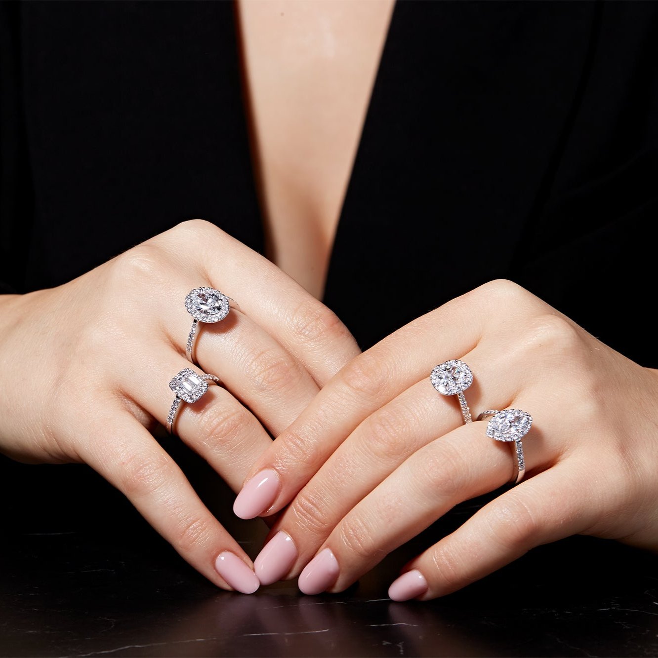 Anello Dreams ovale in oro bianco con diamanti lab-grown taglio brillante, 2,16 carati.