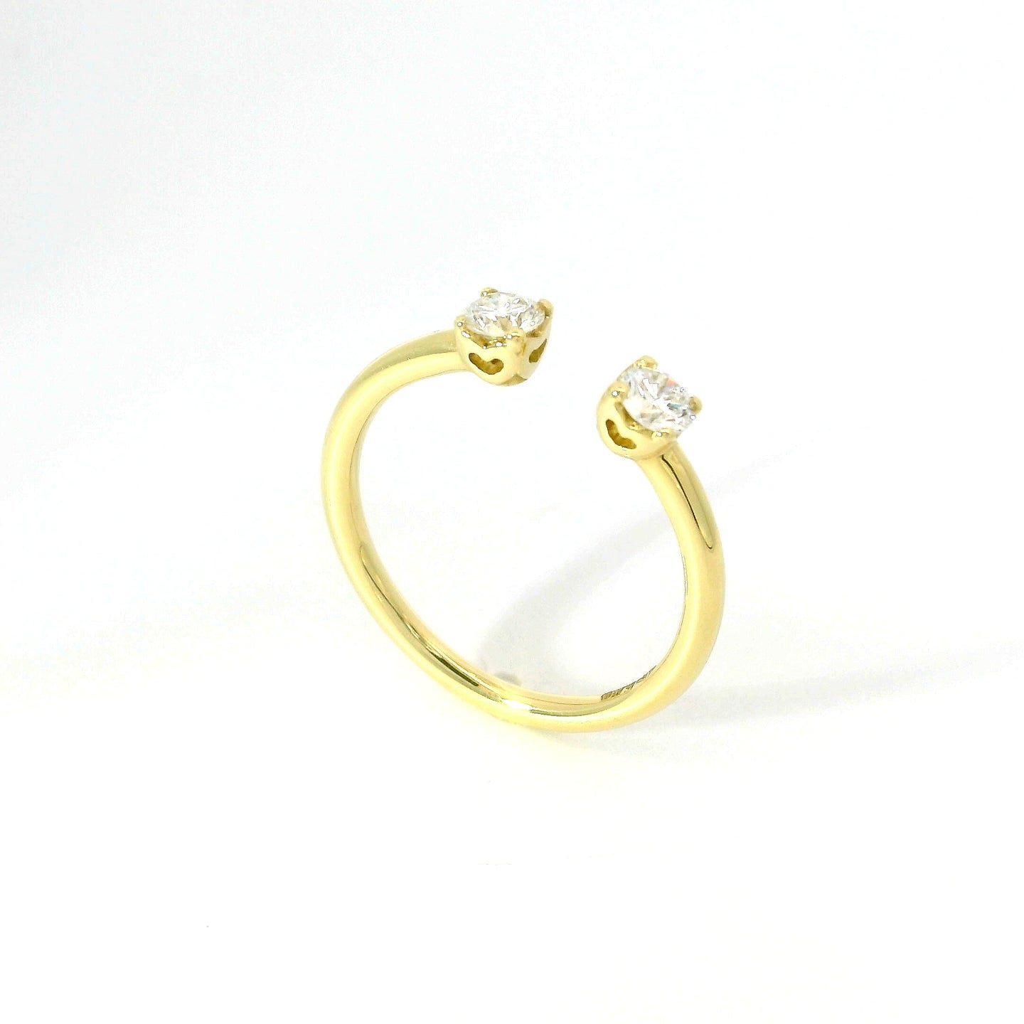 Bilogy aperto in oro giallo con diamanti lab-grown taglio brillante, 0,30 carati.