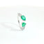 Anello Twin in oro bianco con smeraldi Lab-Grown e diamanti Lab-Grown taglio brillante.