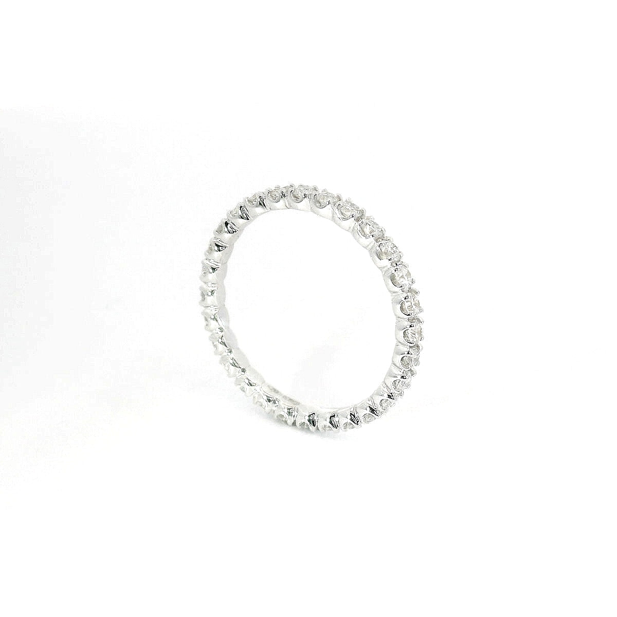 Eternity in oro bianco e diamanti lab-grown taglio brillante, 0,71 carati.