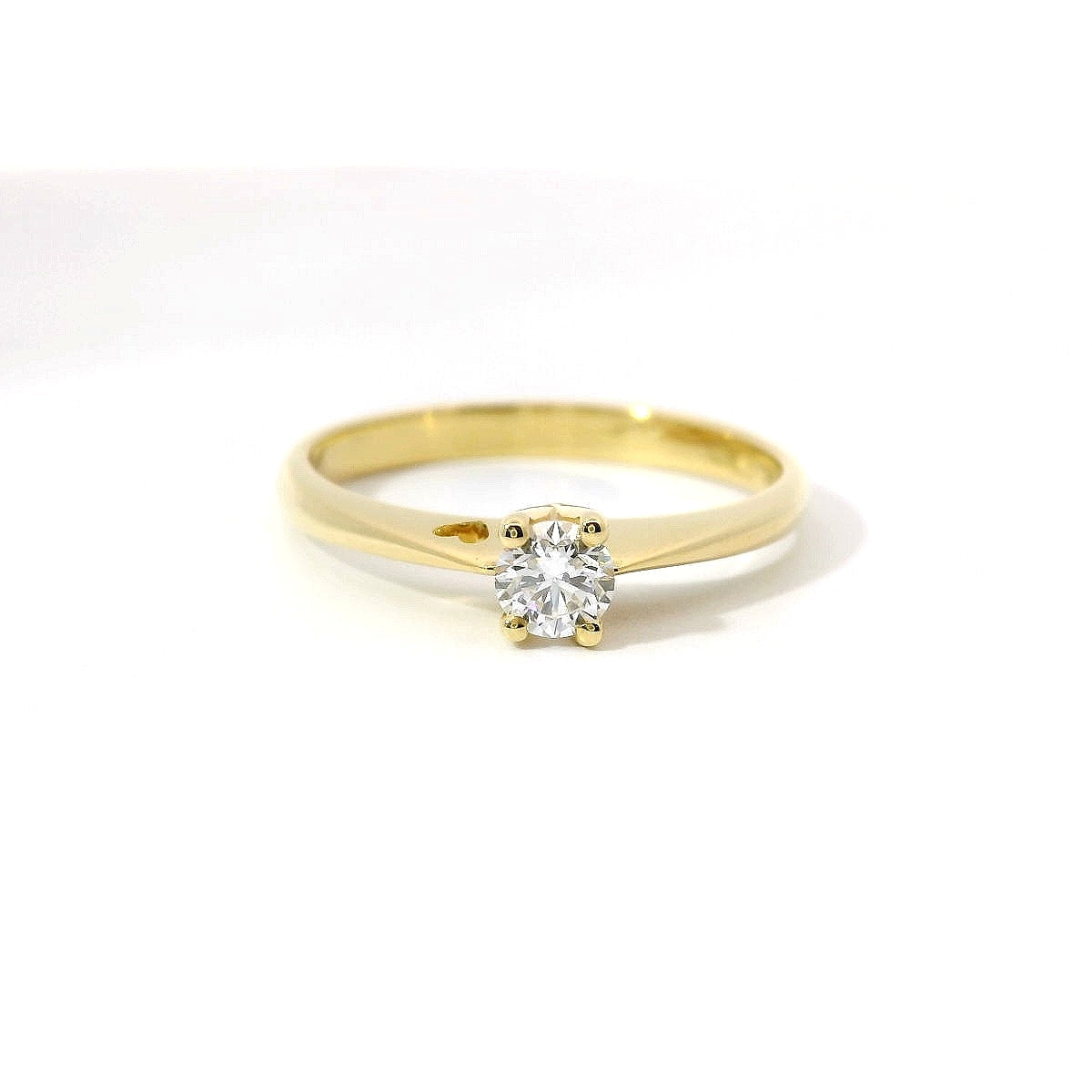 Solitario in oro giallo con diamante Lab-Grown taglio brillante, 0,20 carati.