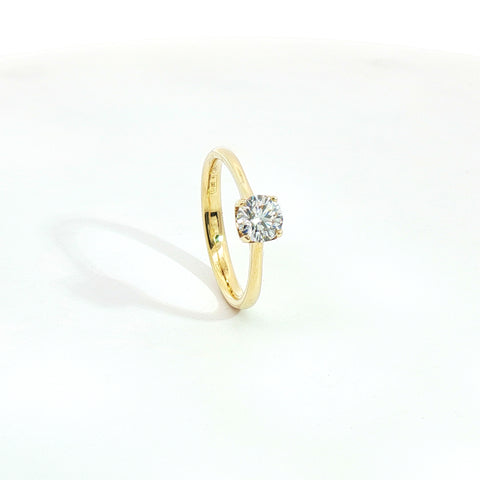 Solitario in oro giallo con diamante Lab-Grown taglio brillante, 0,50 carati.