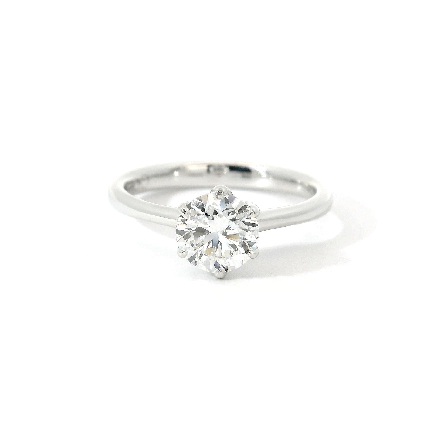 Solitaire in white gold with brilliant-cut lab-grown diamond, 1.00 carats.
