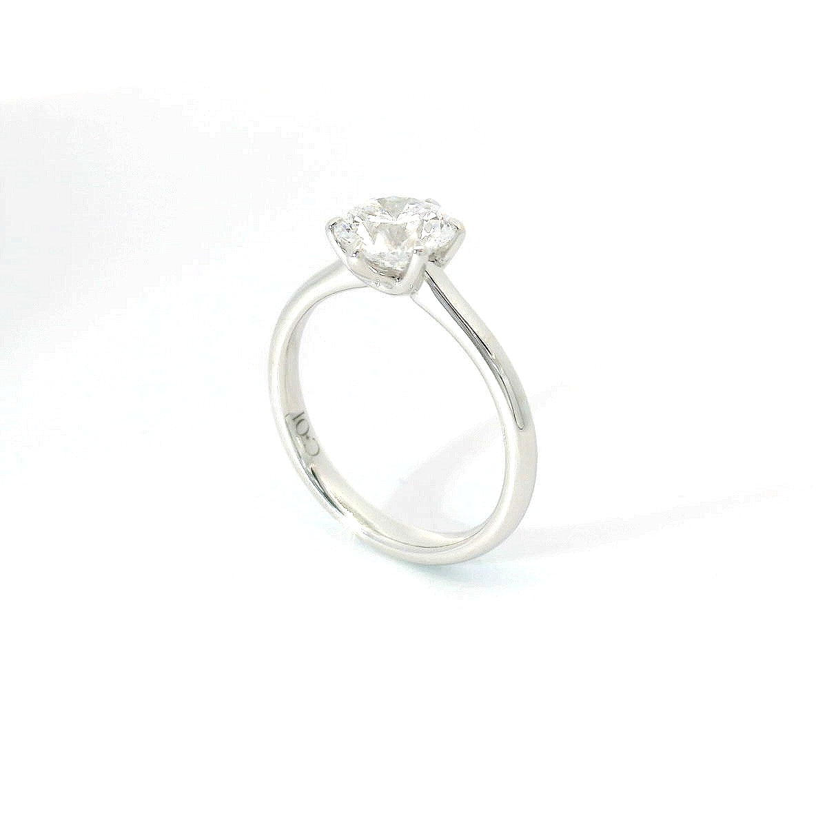 Solitario in oro bianco con diamante lab-grown taglio brillante, 1,33 carati.