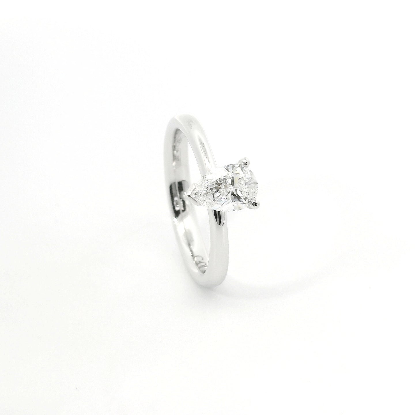 Solitaire in white gold with a drop-cut lab-grown diamond, 0.74 carats.