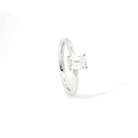Solitaire in white gold with emerald-cut lab-grown diamond, 0.70 carats.