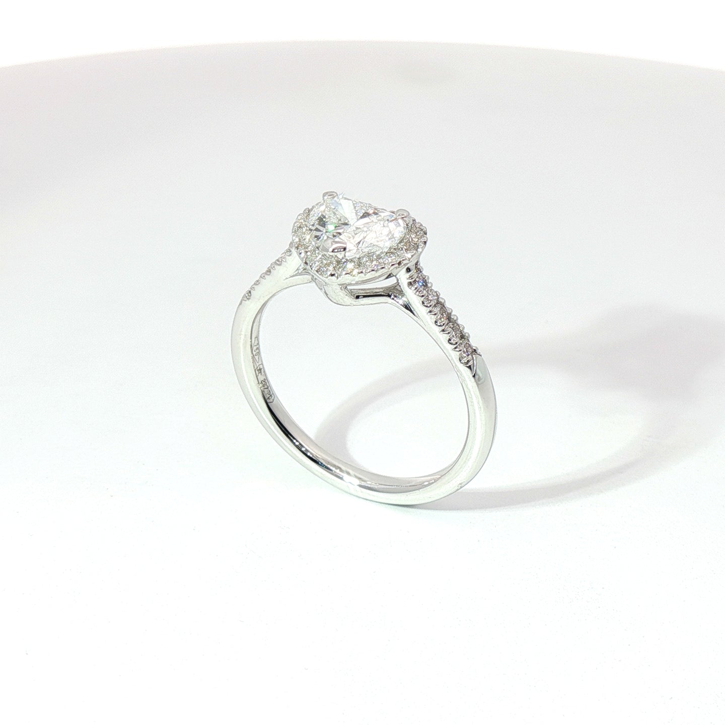 Anello in oro bianco con diamanti Lab-Grown taglio cuore e brillante, 1,06.