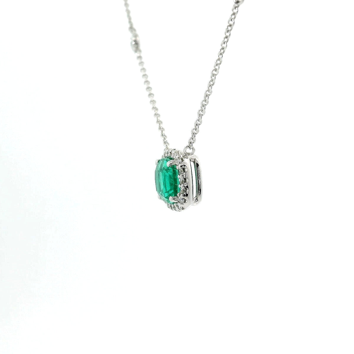 Girocollo in oro bianco con smeraldo Lab-Grown taglio cuscino e diamanti Lab-Grown taglio brillante.