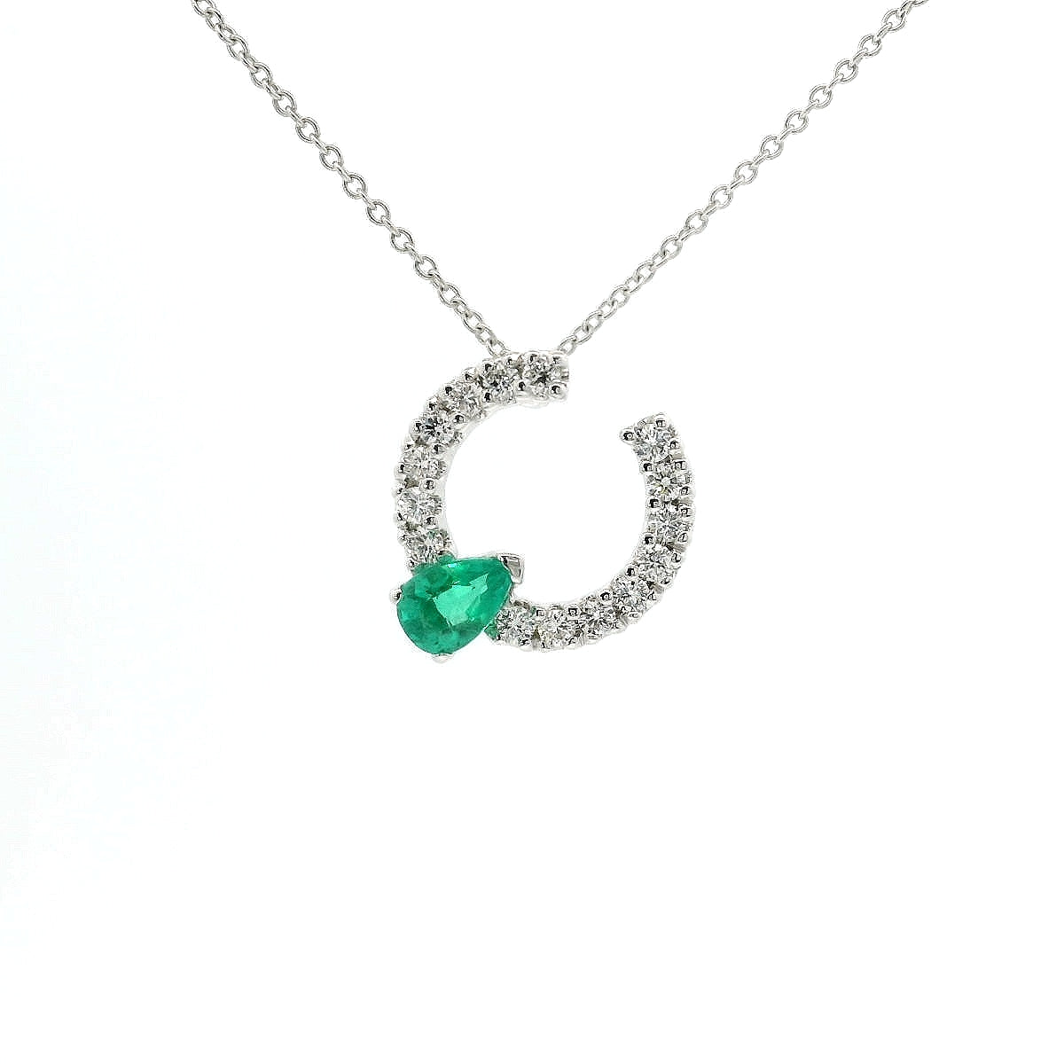 Girocollo in oro bianco con smeraldo Lab-Grown taglio goccia e diamanti Lab-Grown taglio brillante.