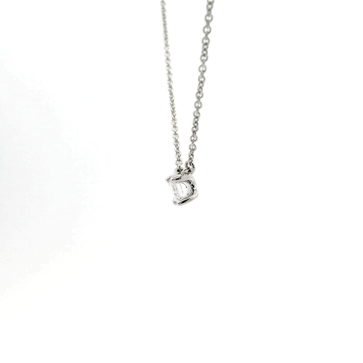 Girocollo punto luce in oro bianco con diamante lab-grown taglio smeraldo, 0,30 carati.