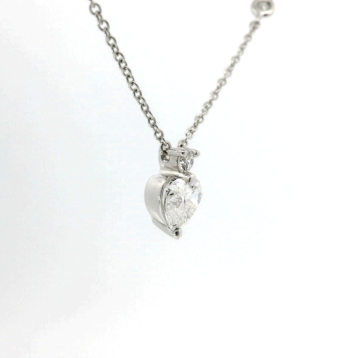 Girocollo punto luce a cuore in oro bianco e spot di diamanti Lab-grown taglio brillante, 1,25 carati.