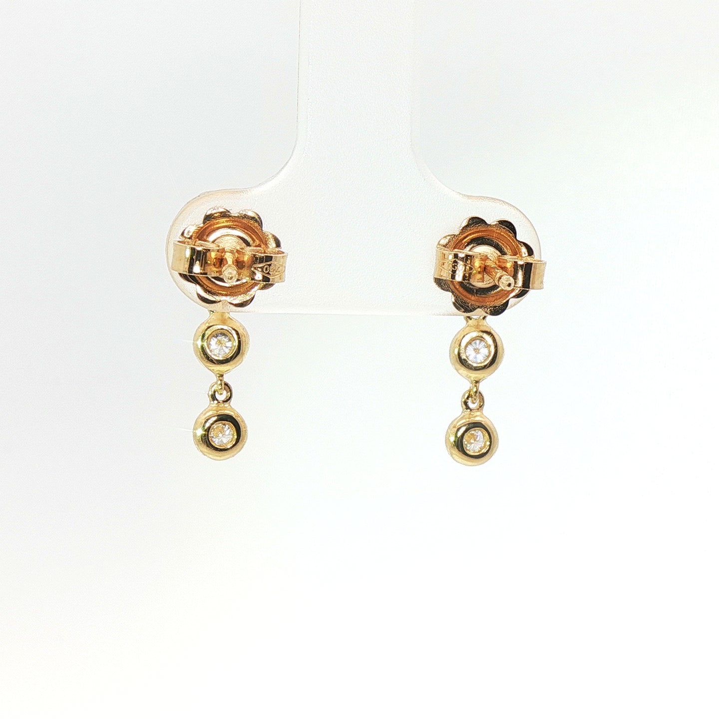 Orecchini in oro giallo con diamanti Lab-Grown taglio brillante, 0,40 carati.