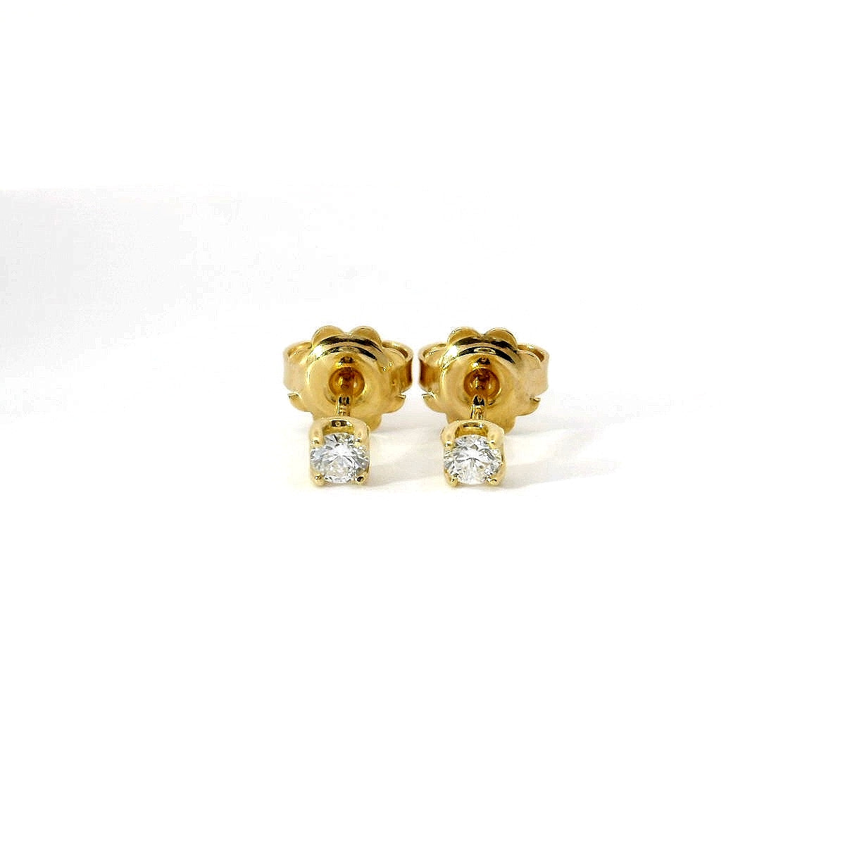 Orecchini punto luce in oro giallo e diamanti Lab-Grown taglio brillante, 0,19 carati.