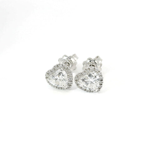 White gold earring with heart-cut lab-grown diamond with contour, 1.97 carats.