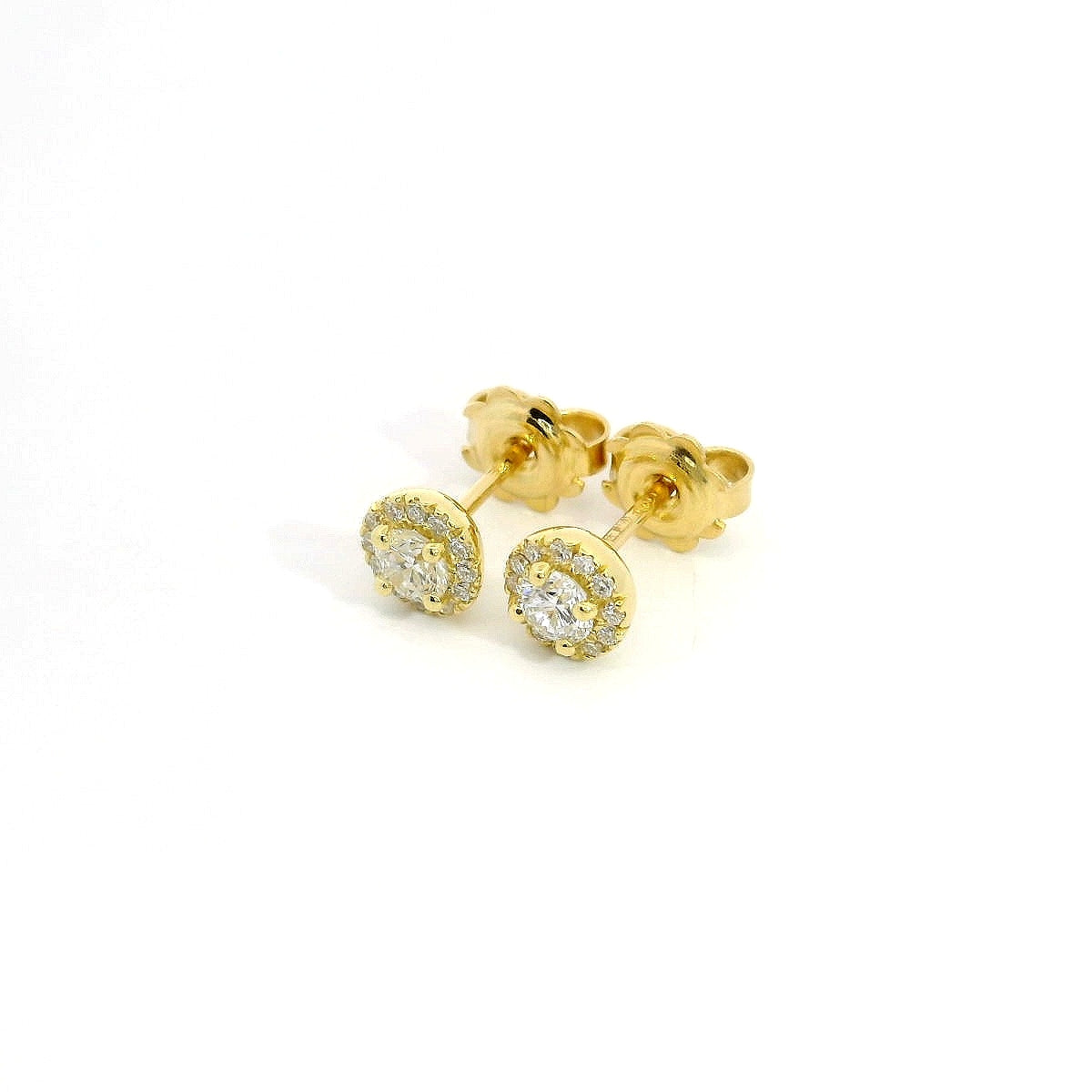 Orecchini punto luce in oro giallo con giro di diamanti lab-grown taglio brillante, 0,56 carati.