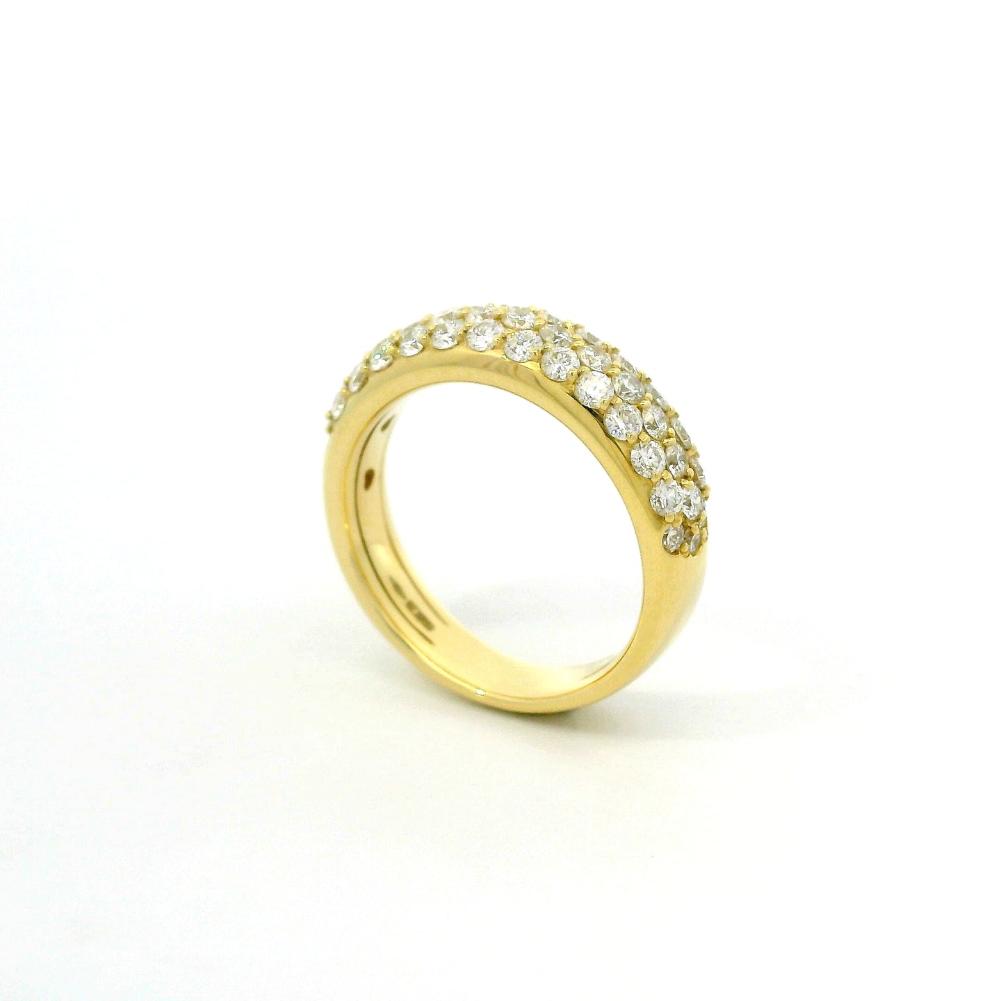 Yellow gold band with brilliant-cut lab-grown diamonds, 1.18 carats.