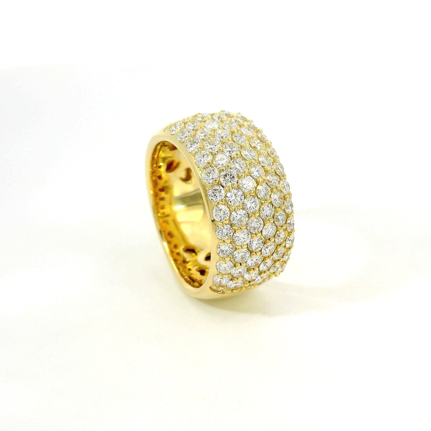 Yellow gold band with brilliant-cut lab-grown diamonds, 2.12 carats.