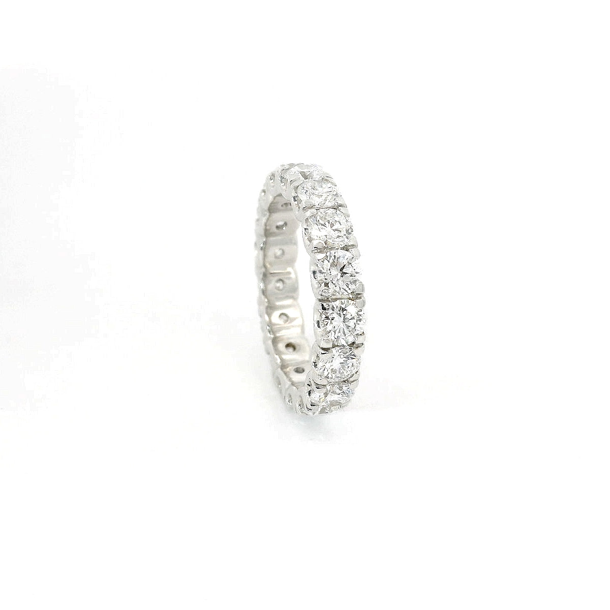 Eternity in oro bianco e diamanti lab-grown taglio brillante, 3,49 carati.