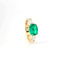 Anello in oro giallo con smeraldo Lab-Grown e diamanti lab-Grown taglio taper.