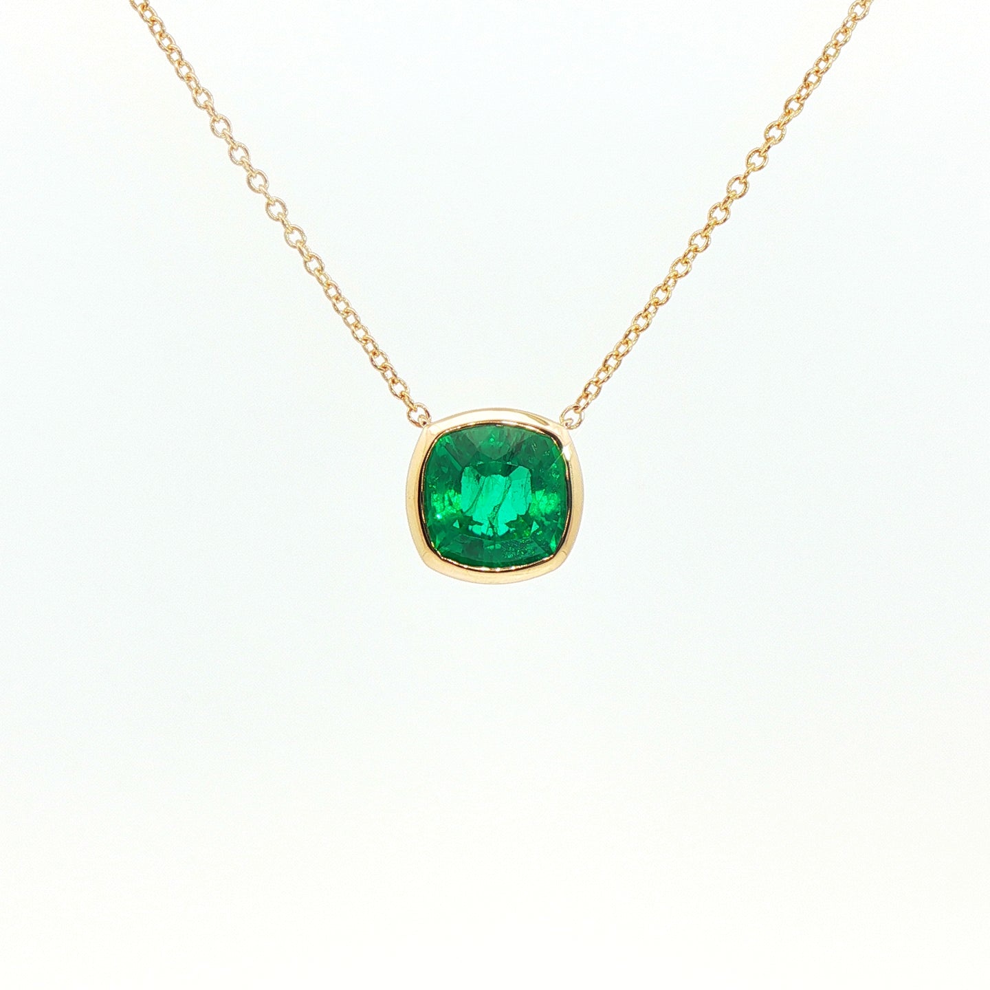 Girocollo Aurea in oro giallo con smeraldo lab-Grown taglio cuscino, 2,08 carati.