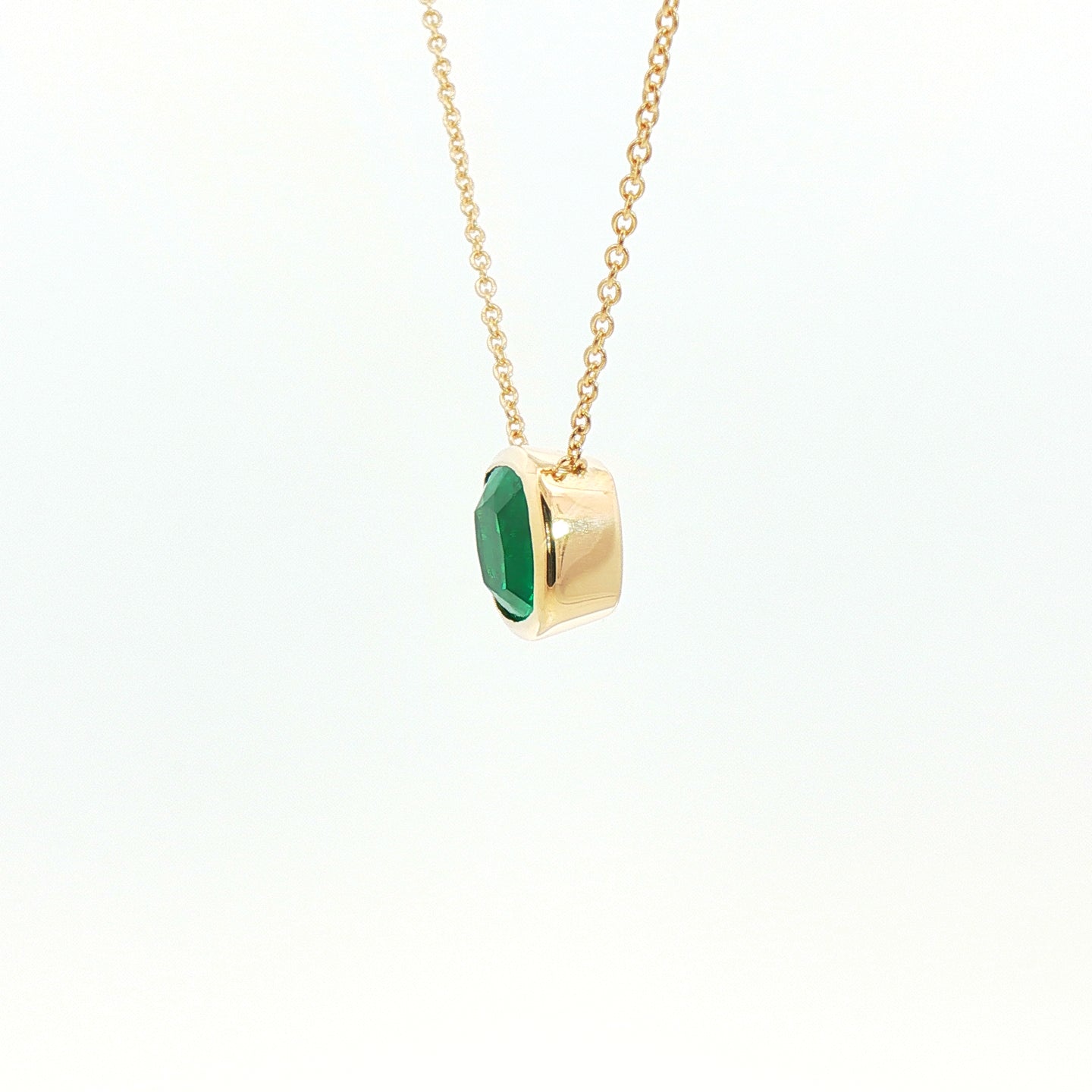 Girocollo Aurea in oro giallo con smeraldo lab-Grown taglio cuscino, 2,08 carati.