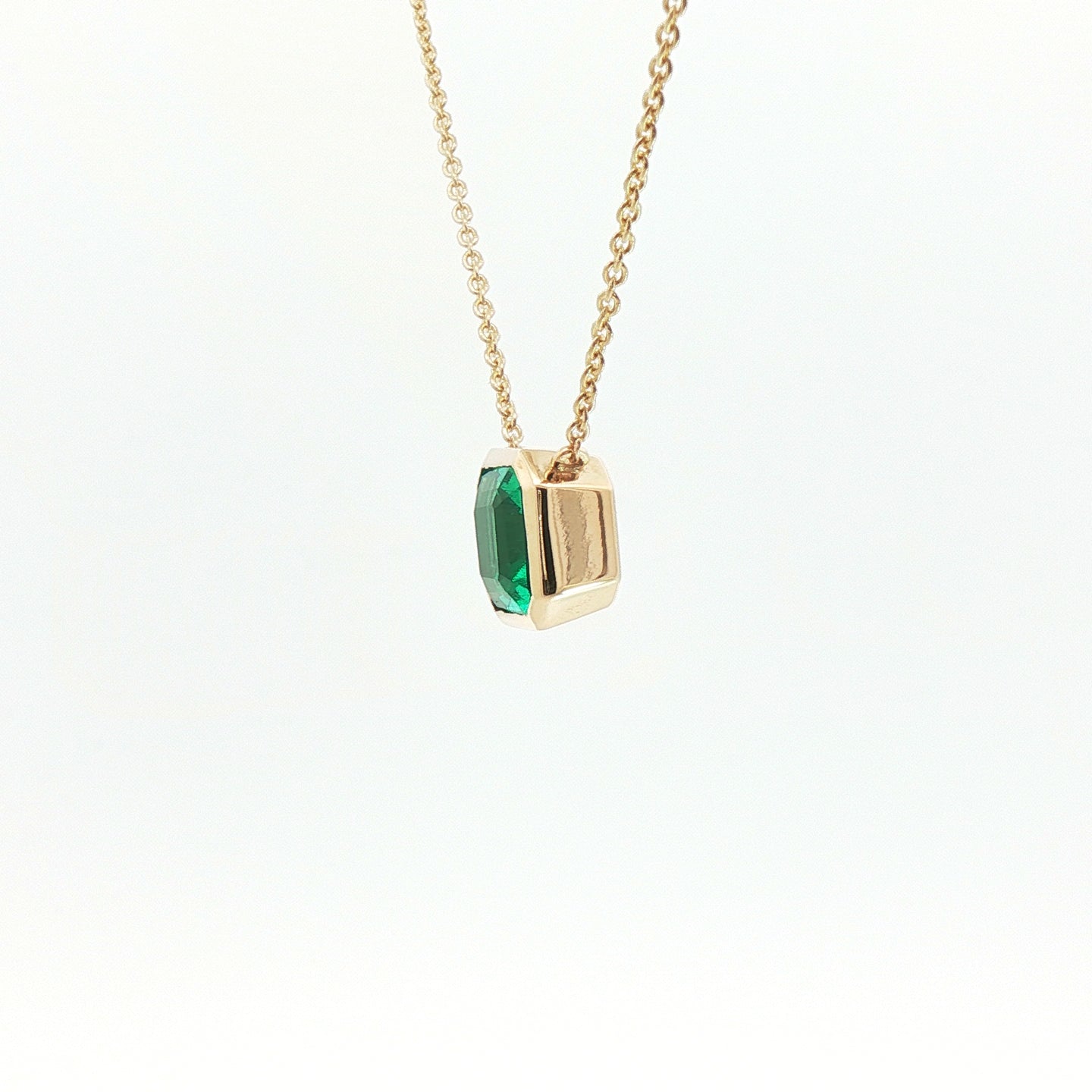 Girocollo Aurea in oro giallo con smeraldo lab-Grown taglio asscher, 1,62 carati.