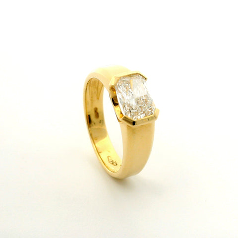 Solitaire with heart-cut lab-grown diamond, 3.01 carats.
