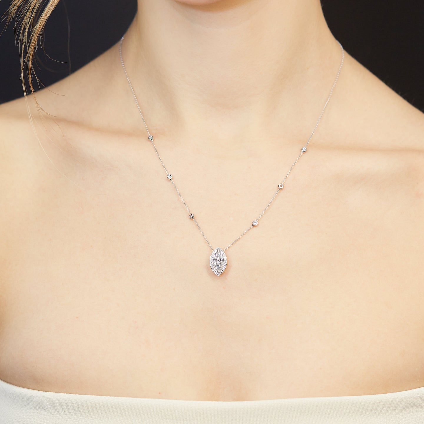 Girocollo Dreams in oro bianco con diamante Lab-Grown taglio marquise e taglio brillante, 1,86 carati.