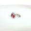 Orecchini punto luce con rubini Lab-Grown taglio ovale e diamanti Lab-Grown taglio brillante.