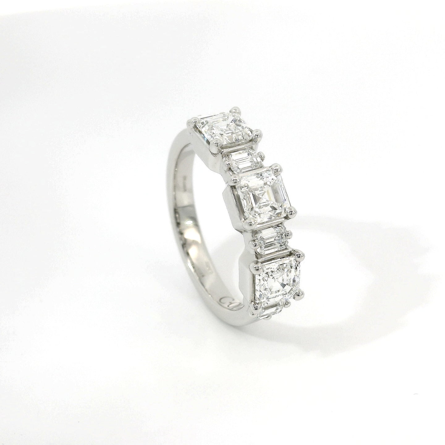 Fedina Bubble in oro bianco con diamanti lab-grown taglio asscher, 1,98 carati.