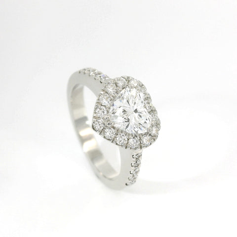 Dreams heart ring in white gold with brilliant-cut lab-grown diamonds, 1.45 carats.