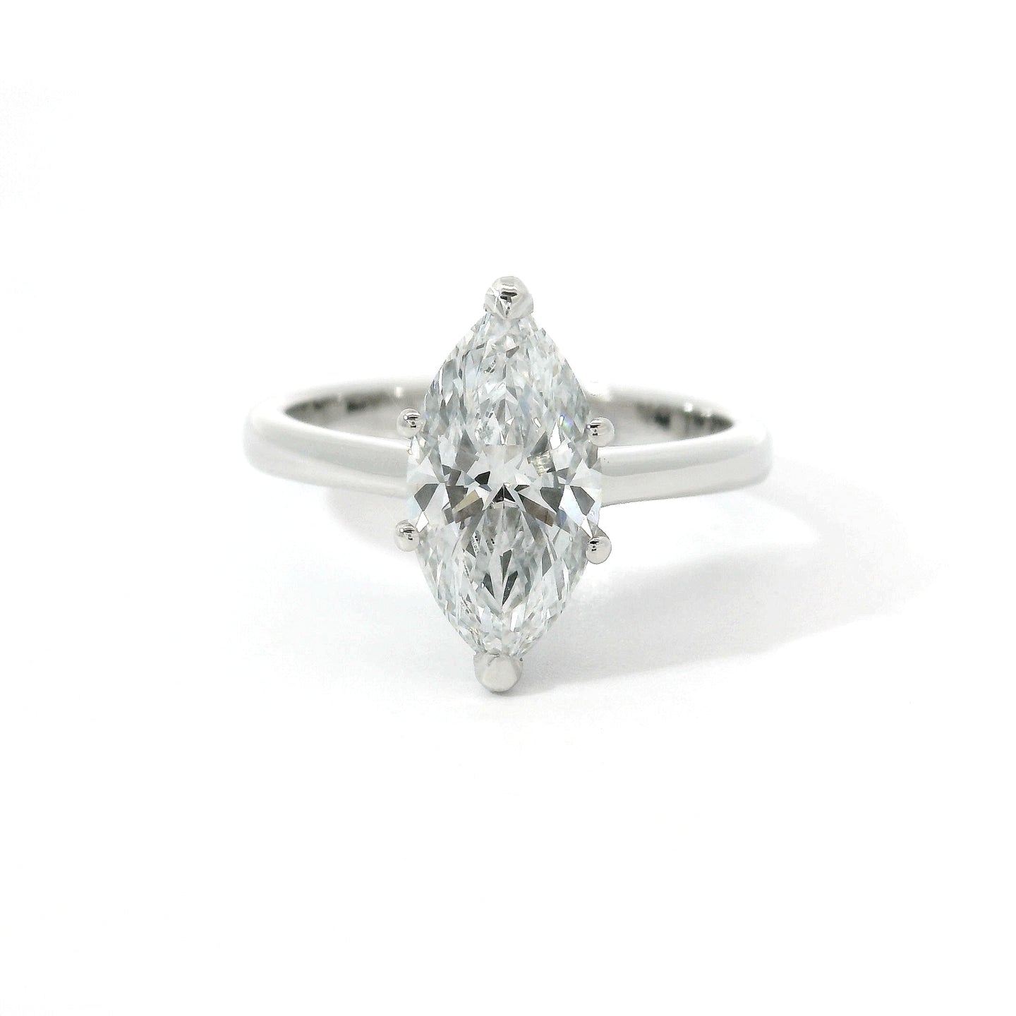 Solitario con diamante lab-grown taglio marquise, 2,04 carati.