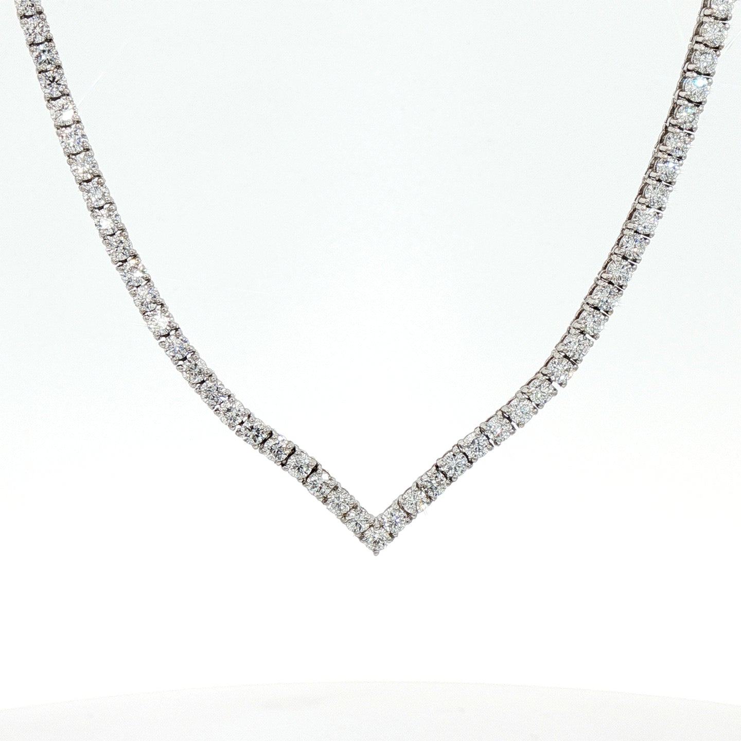 Girocollo tennis in oro bianco con diamanti Lab-Grown taglio brillante, 7,61 carati.