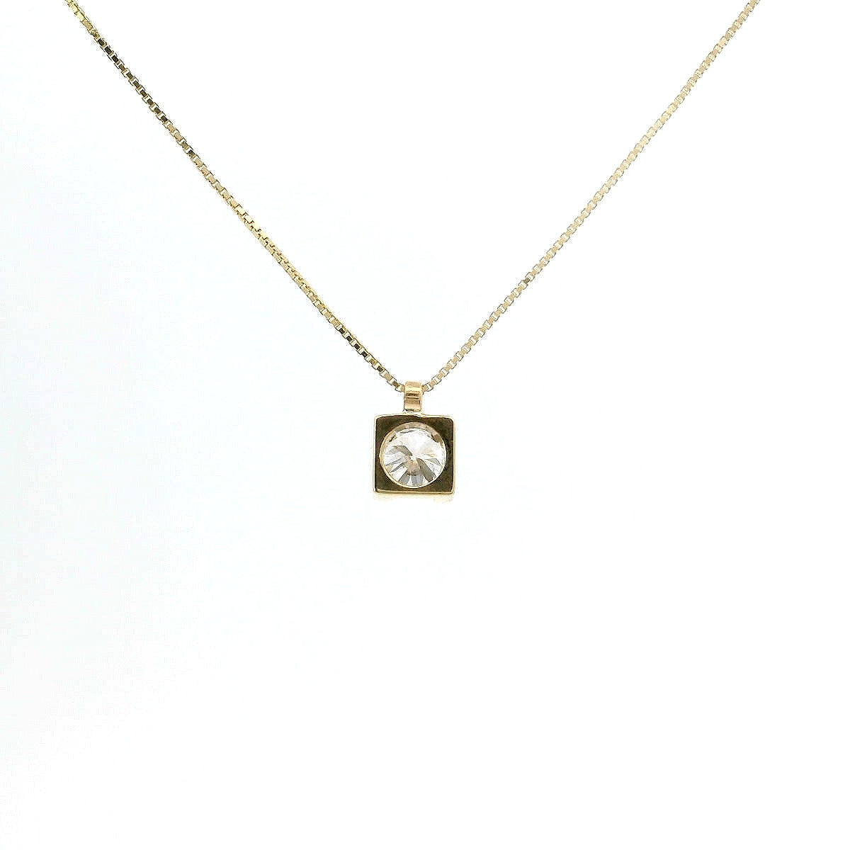 Girocollo punto luce in oro giallo e diamante Lab-Grown taglio brillante, 0,25 carati.