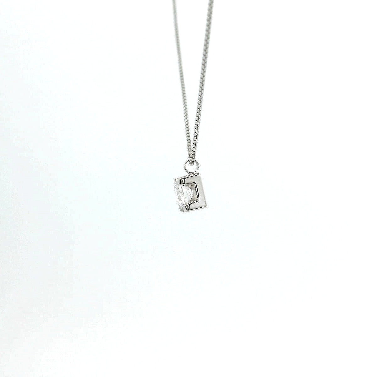 Girocollo punto luce in oro bianco e diamante Lab-Grown taglio brillante, 0,25 carati.