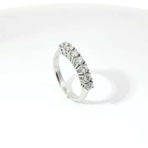 Fedina in oro bianco con diamanti Lab-Grown taglio brillante, 0,69 carati.