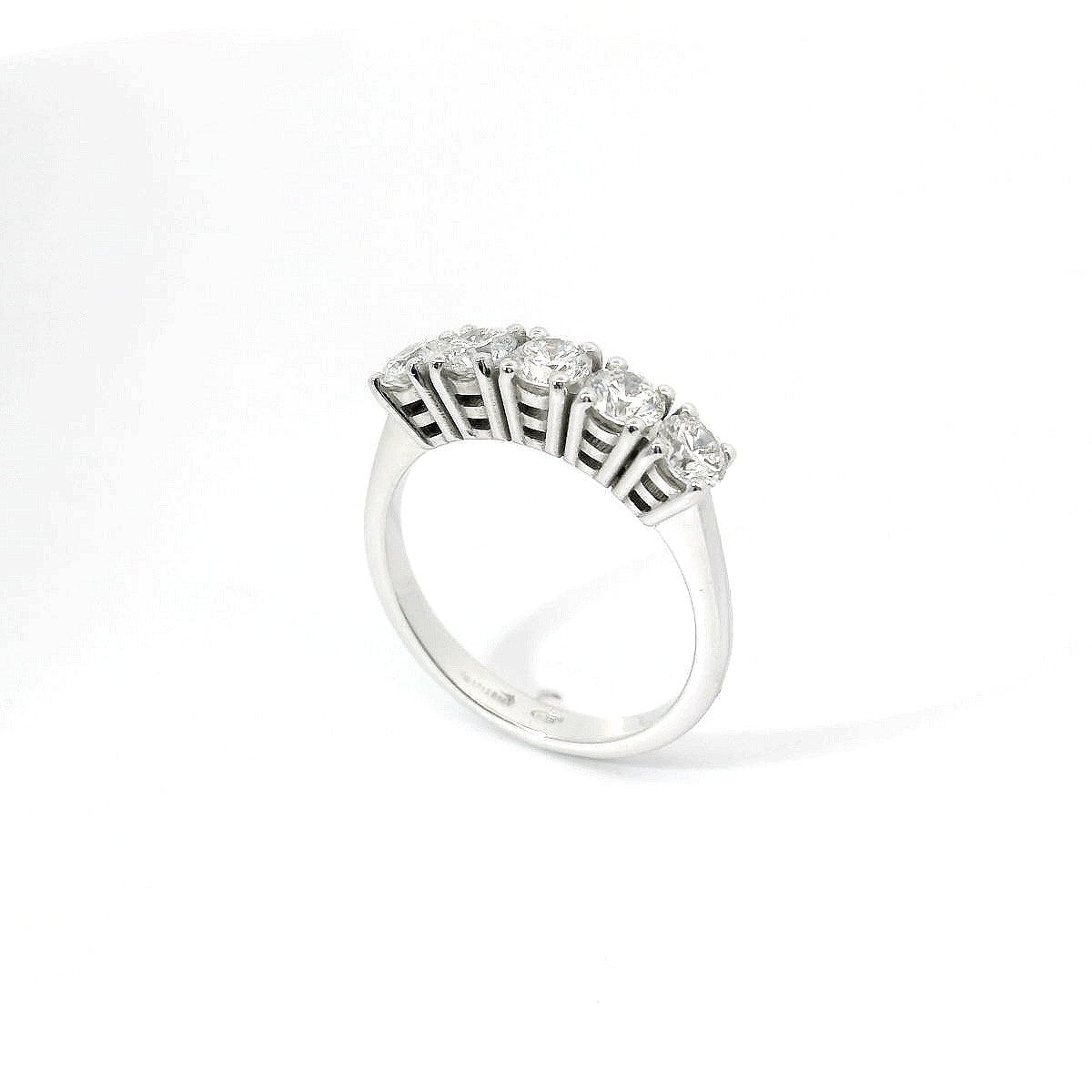 Fedina 5 pietre in oro bianco e diamanti Lab-grown taglio brillante, 1,08 carati.